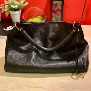 Louis Vuitton Artsy MM